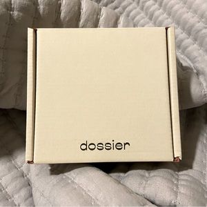 Dossier - Woody Oakmoss (Brand new)